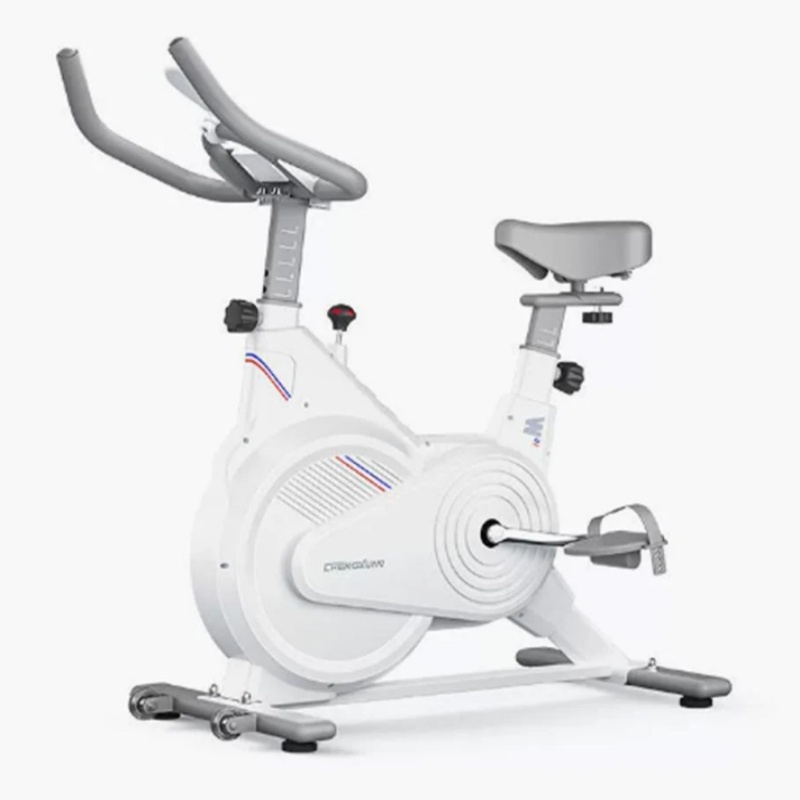 Sports Equipment Club - จักรยานปั่นออกกำลังกายในร่มแบบแม่เหล็กเงียบ พร้อมจอ LCD อุปกรณ์ออกกำลังกายคาร์ดิโอสำหรับใช้ในบ้าน